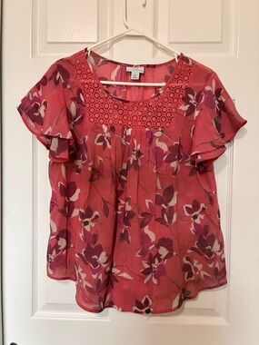 Liz Claiborne Blouse Top Flutter Sleeve Lace Detail Pink Floral Flowy Sz M